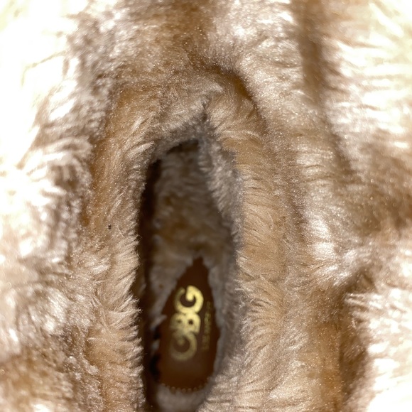 GBG Los Angeles Faux Fur Booties - Picture 5 of 7